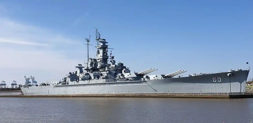 南达科它级战列舰亚拉巴马号