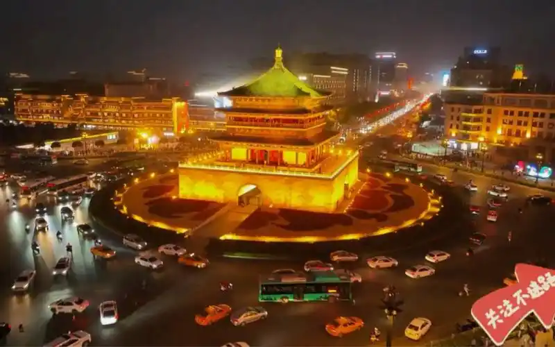 来西安过年吧!感受古都浓浓的的年味,看看钟楼的夜景,体验古城的繁华.