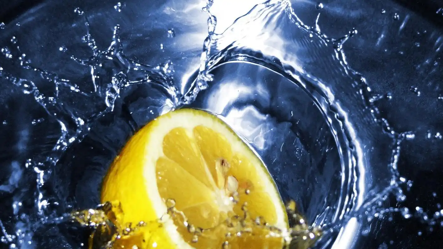 清香柠檬高清桌面壁纸,静唯美的画面,简简单单的颜色,清新淡雅的文艺