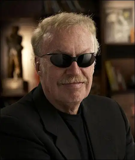 耐克集团神话创始人菲尔奈特的创业故事