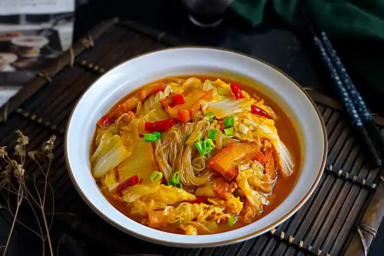 红烧肉炖白菜记住这样炖味道更棒不肥腻出锅香味四溢超解馋