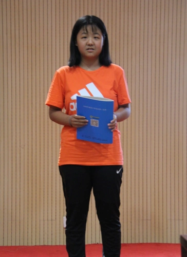 在二十一天的夏令营中,我成长了许多,改变了许多,也认识到了许多.