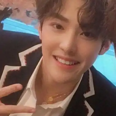 男生头像帅气阳光微笑超酷男生甜美图片