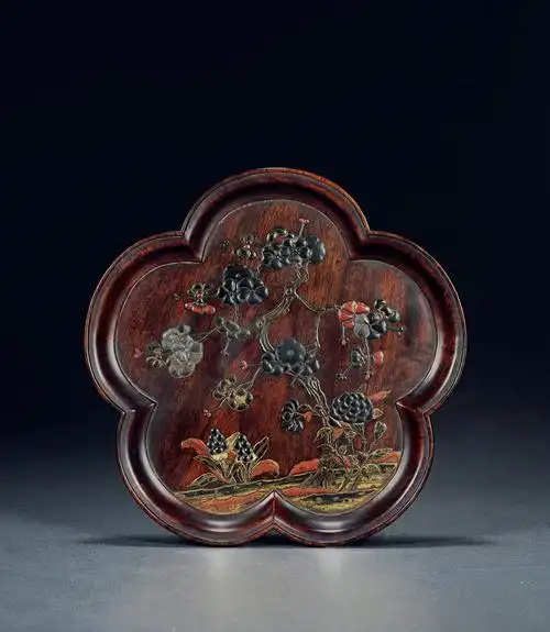 清61红木梅花形堆漆彩绘盘