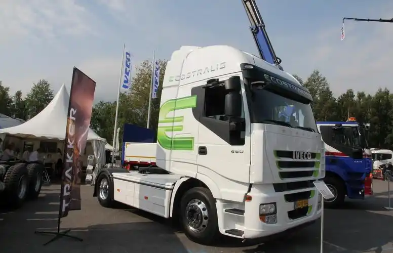 依维柯 ecostralis系列重卡 460马力 4x2 牵引车