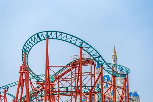 游乐园过山车