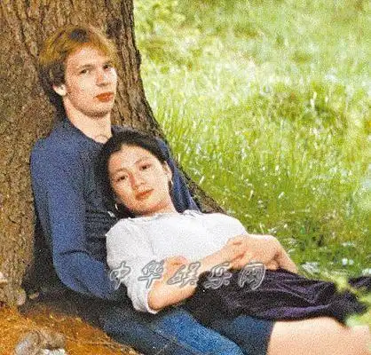 翁美玲前男友rob爆私密照差点怀孕异国恋遭妈妈反对图