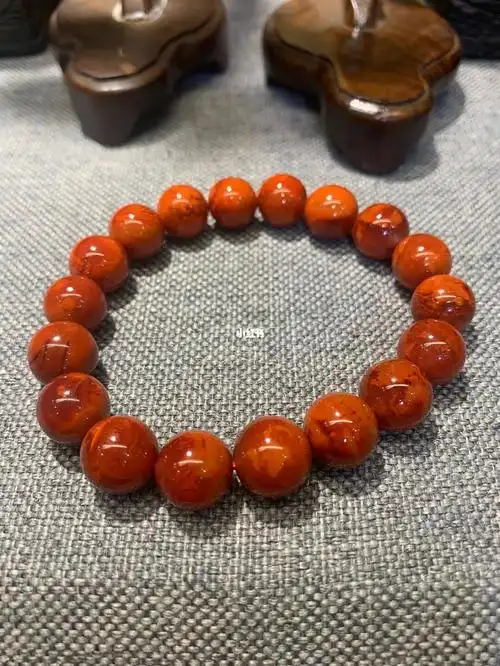 如火焰般涌动的火焰纹南红#南红  #南红玛瑙  #首饰  #南红手串