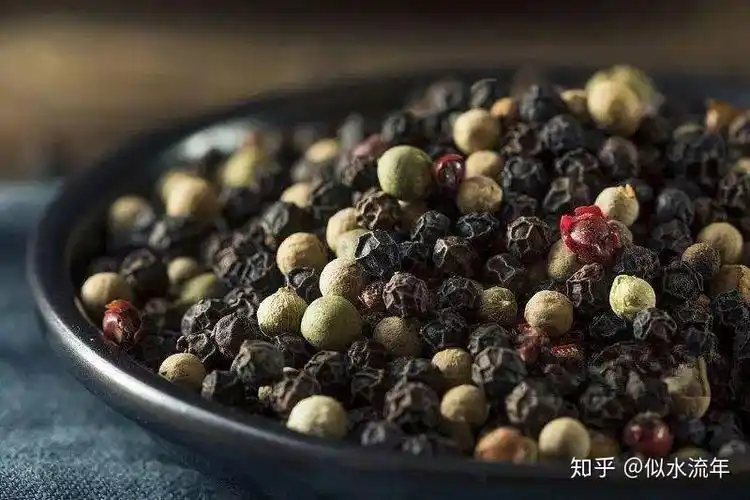 花椒和胡椒在味道和外观上有什么区别