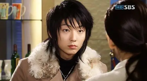 你好请问那个电视《我的女孩》里面李俊基的发型叫什么?