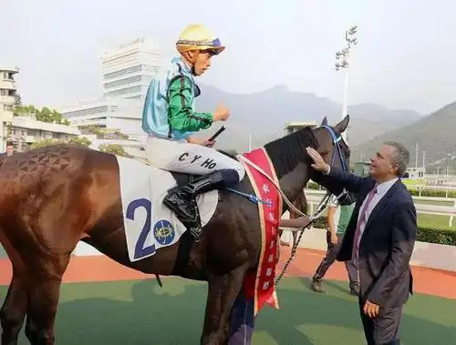 意料之外跳出香港击败香港马王剑指12月的一级赛