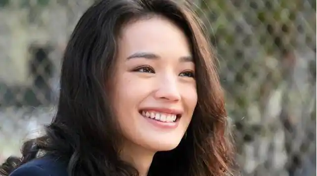 舒淇粉红色短发俏皮,失眠两个月脸色蜡黄,被指黄牙好真实_对方_生活