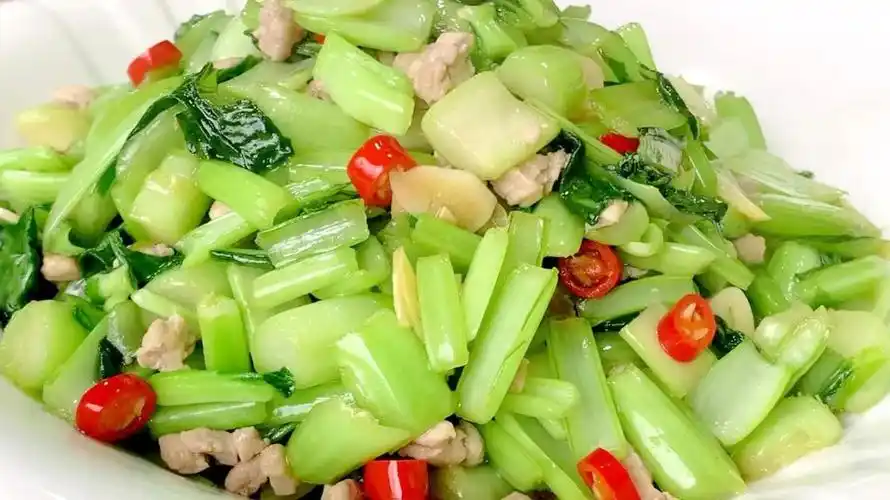 这道家常肉碎炒青菜既简单又好吃有了它家里米饭要遭殃了