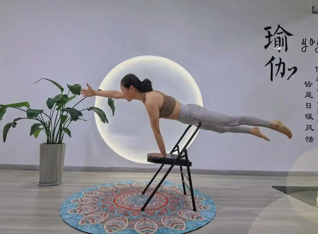 椅子瑜伽照,#让喜欢的事成为生活 - 抖音