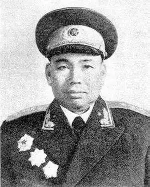 他是开国上将, 敢直接顶撞自己上级, 评大将被周总理一句话拒绝