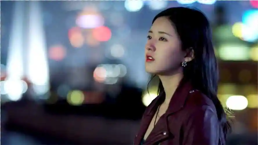 艾辰一首《错位时空》凄美感人很治愈,听完恍若大梦初醒般心痛