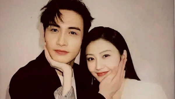 俨然热恋情侣,张彬彬被调侃双标|快乐大本营|司藤|秦放|景甜|张彬彬