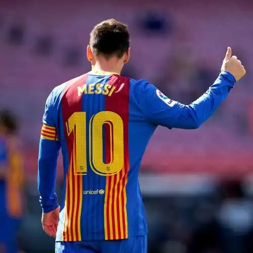 梅西的第七尊金球:百感交集的一年 那个10号的背影