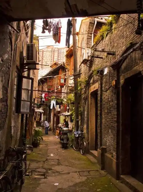 上海的另一面弄堂人生烟纸店那抹蜜黄的灯光