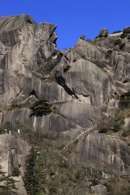 鳌鱼峰——鳌鱼的嘴