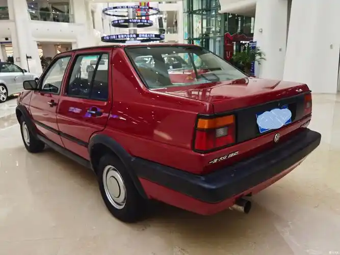 小狼神偶遇经典老款方头捷达-爱卡汽车网论坛