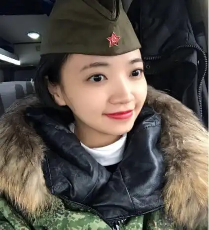 不爱红装爱武装军武大本营主持人毕蜂