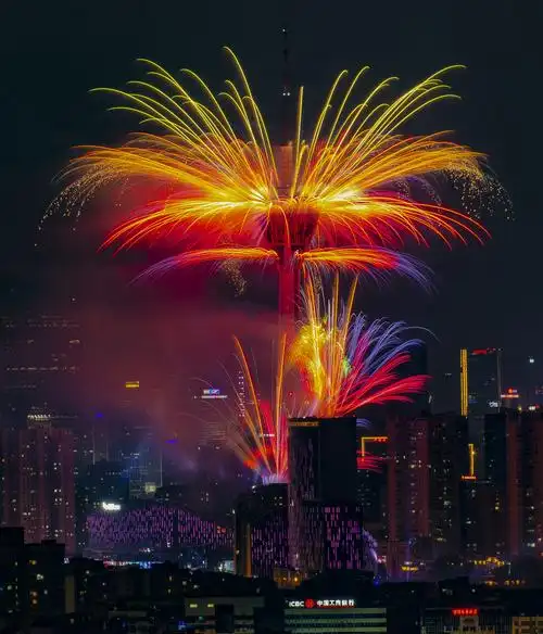 元宵节成都339熊猫电视塔的烟花