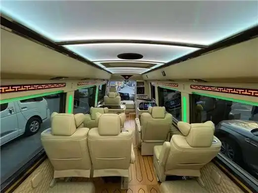 丰田考斯特9座10座改装商务车从外观的设计上来说,丰田考斯特改装商务