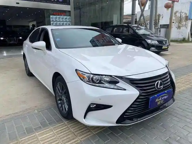 【宿迁】2018年2月 雷克萨斯 es 2017款 200 30周年纪念版 手自一体