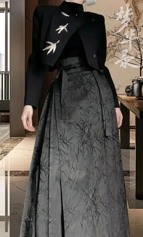 挖到一款中国风短款西装外套 马面裙～一套真的高级精致有质感!