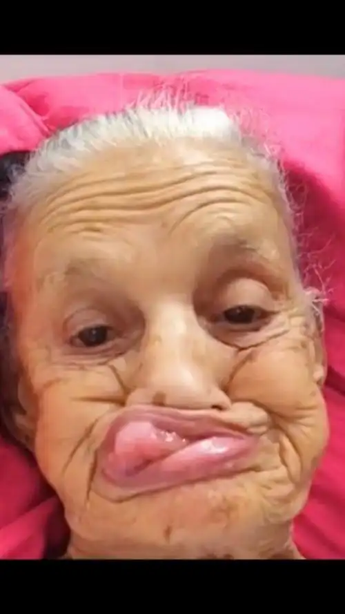 97岁奶奶,预防老年痴呆的表情包火了,家中有老人可以试试