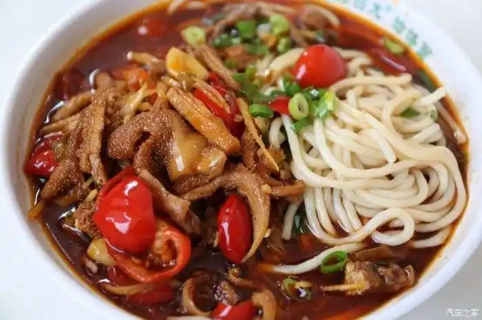 一碗辣椒羊杂面
