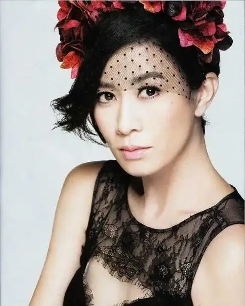 佘诗曼美艳动人唯美清纯写真