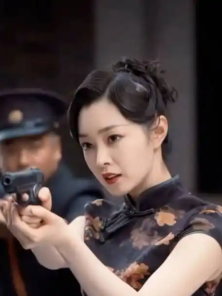 婀娜 仪态优雅宋轶|旗袍女神|伪装者宋轶超话爱吃香菜222的微博视频