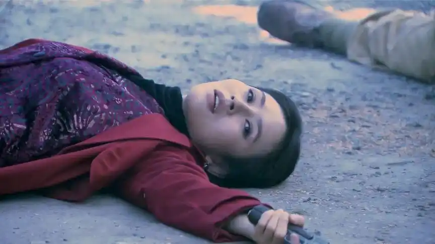 虎刺红:金镶玉为了救刘文钊,跟鬼子面对面火拼,牺牲在他面前-影视综