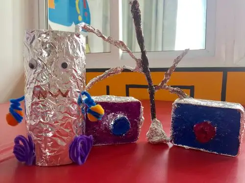 锡纸变变变,创意无限!作品完成咯一起来看看吧.