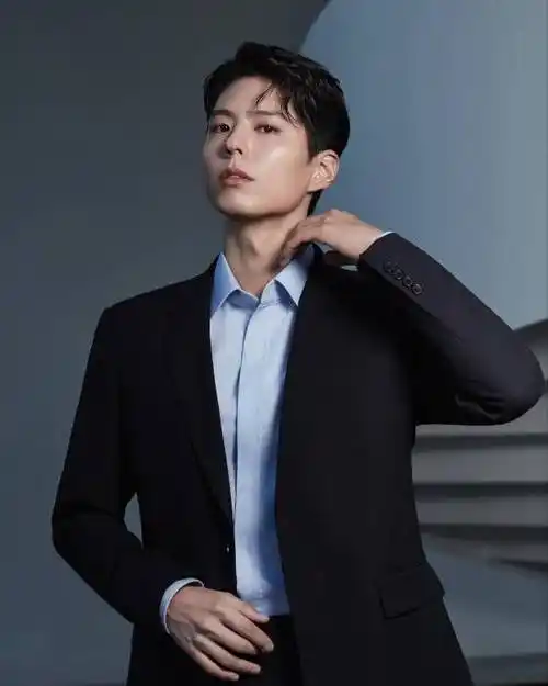 朴宝剑最新代言宣传照曝光穿西装衬衫帅度爆棚