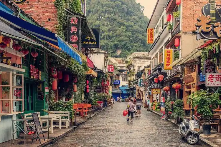 邂逅甜蜜爱情之地——阳朔西街