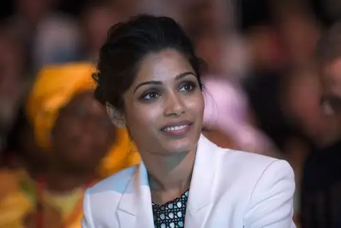 uks first girl summit (freida pinto)