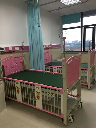 宽敞的病房,充满童趣的儿童床位,舒适的环境.
