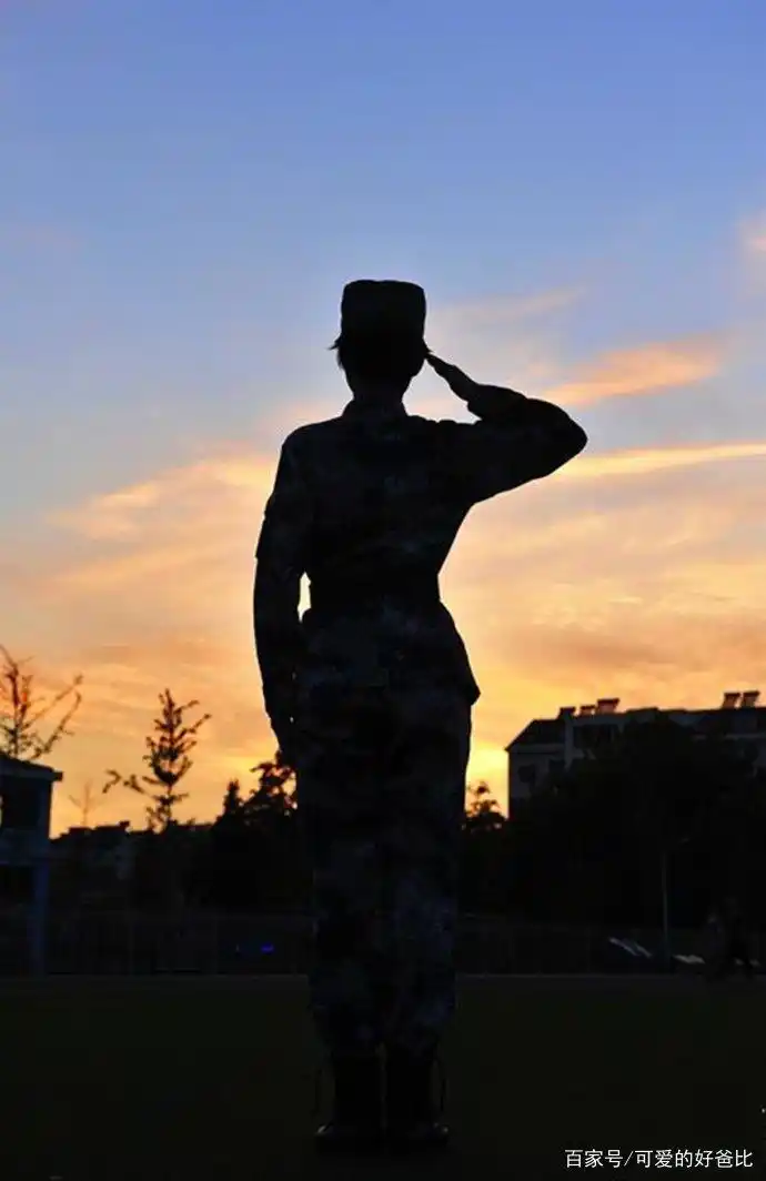 退役军人,戎装半生,回忆青春:我对那个女兵学员心动了