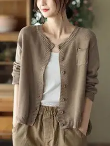 外套时尚女王轻奢订制圆领羊毛针织开衫外搭上衣女长袖素素女装