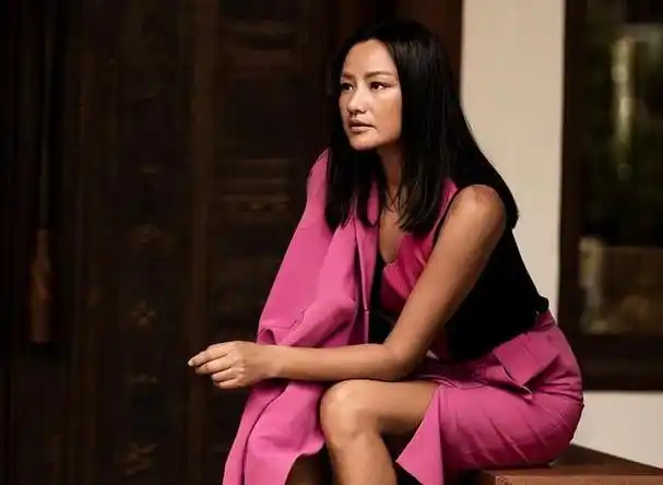 瞿颖,她的丰富情史,给心气儿高地女孩狠狠上了一堂情感课