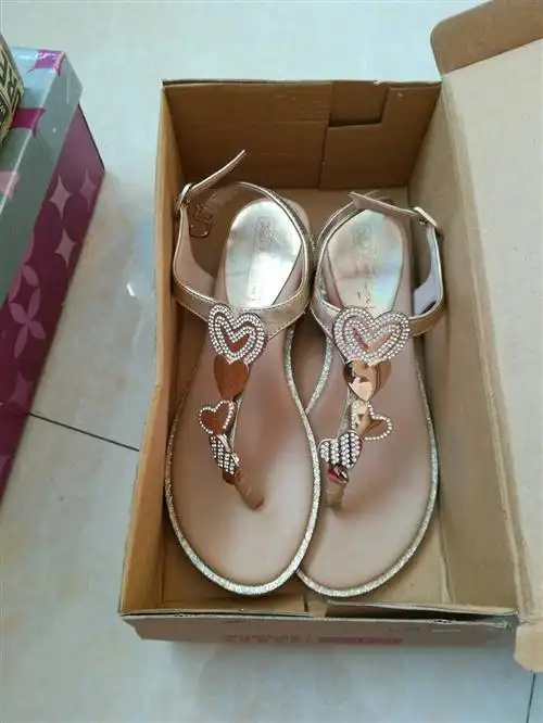 出售多双95成新女鞋35号