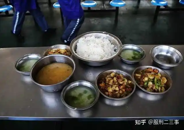 看了监狱里的伙食搭配家属不再担心了