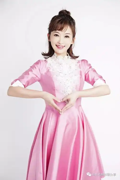 【热点】央视主持人小鹿姐姐来啦!