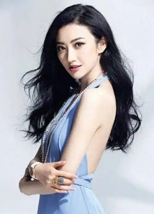 司藤景甜新照片曝光!"安全裤"外穿,网友表示不敢看