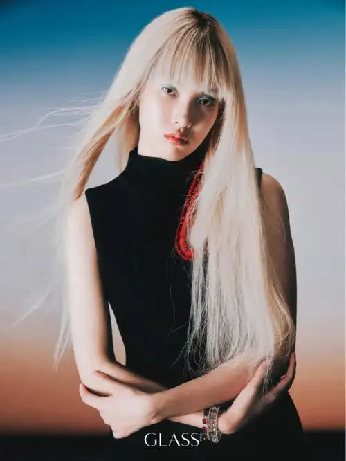 编辑/造型: 李希服装统筹: 珍珠的珍珠珠,莉香nini化妆: annahu发型