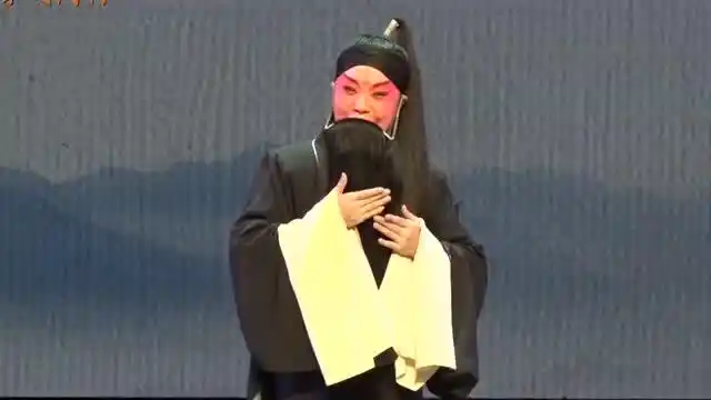 曲剧《 b>刘全哭妻 /b>》现场观众感动落泪