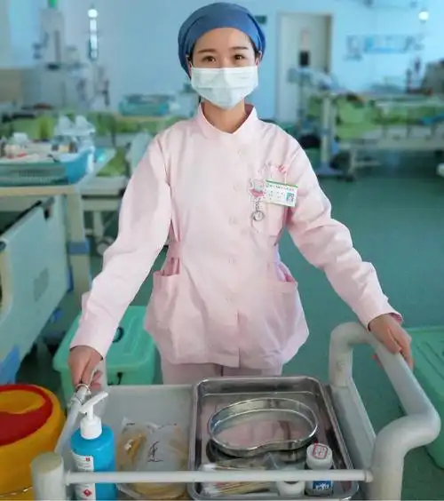 写美篇  血透患者是一特殊的群体,这就决定了血透护士工作的特殊性